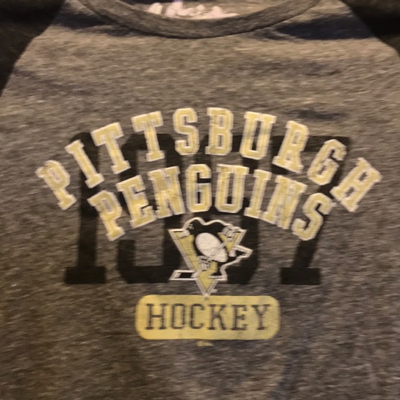 Pen’s T-shirt - Picture 2 of 2